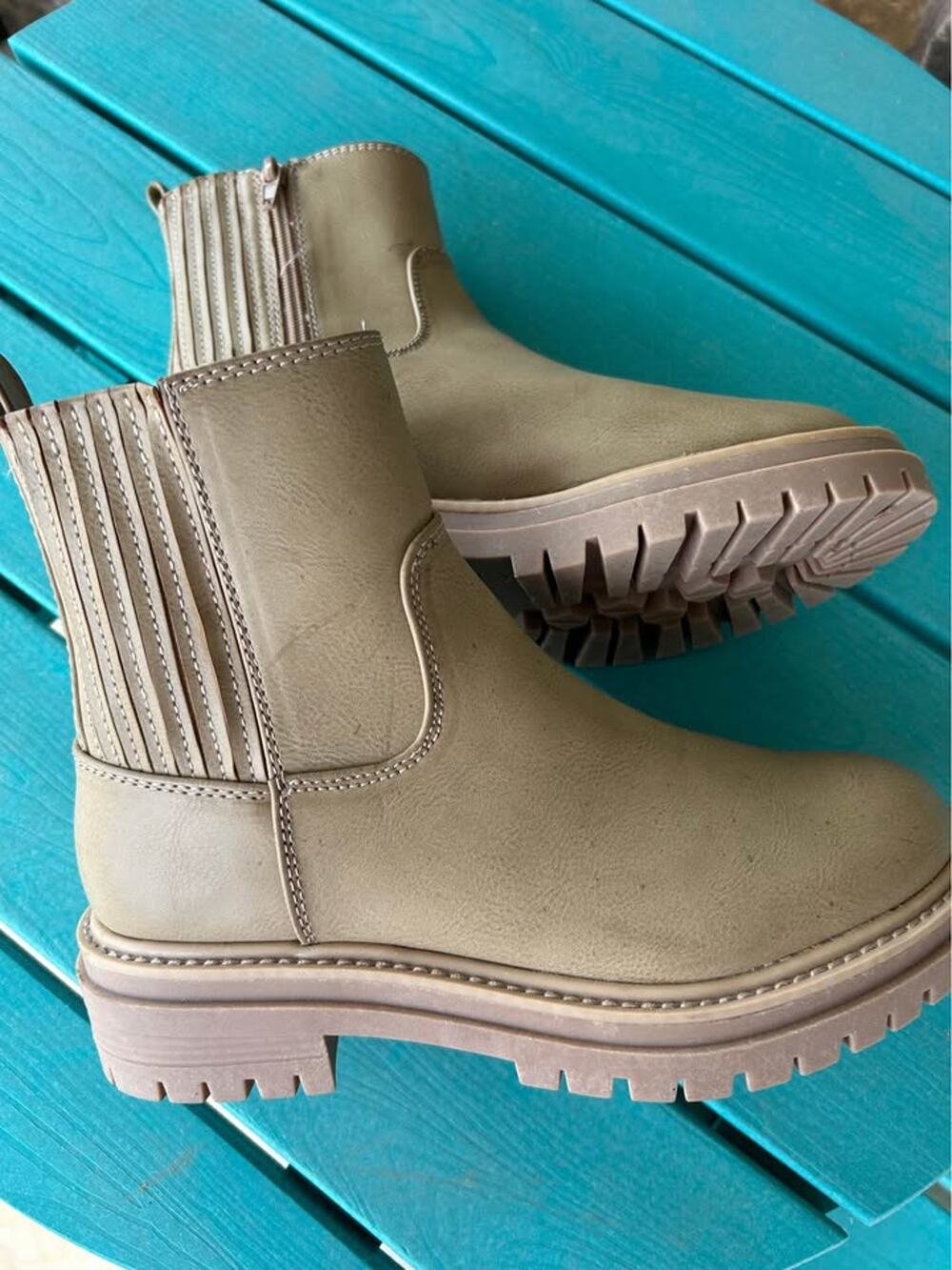 Time and Tru Tan Taupe Chunky Lug Sole Chelsea Boots Size 7